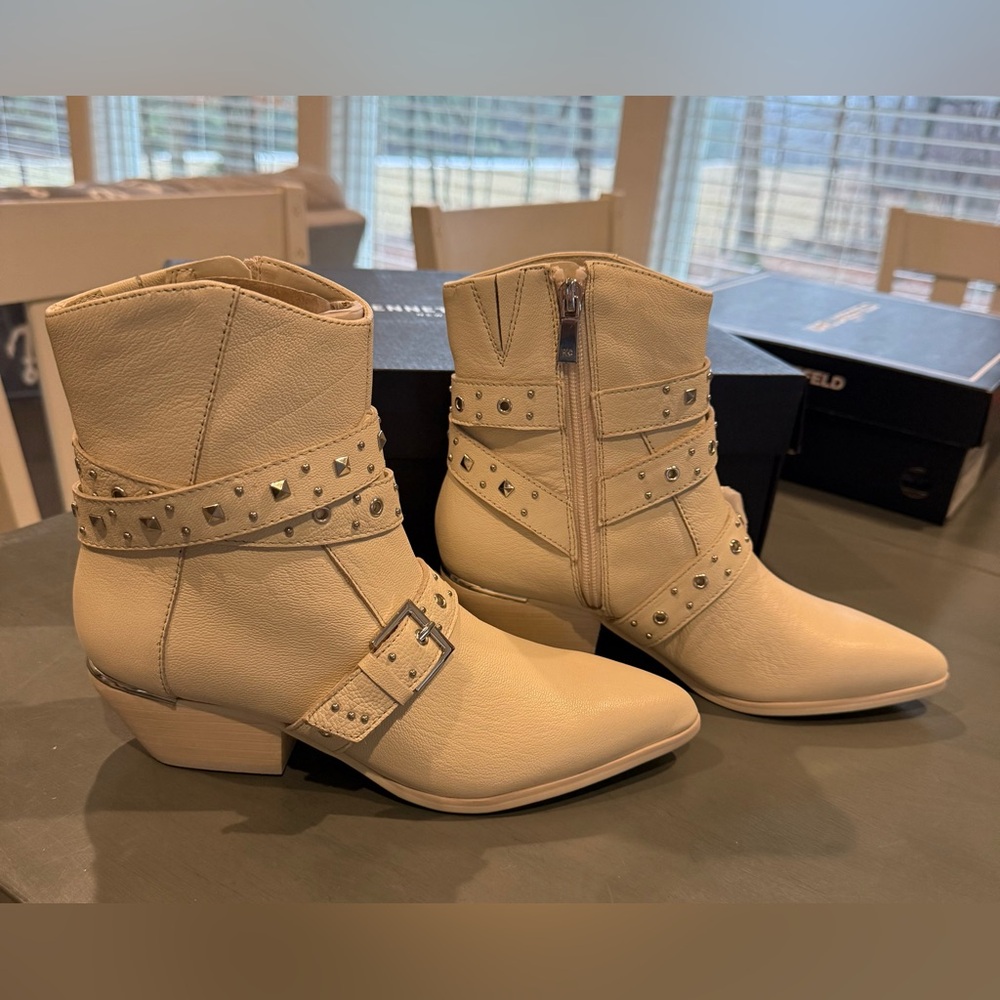 New Kenneth Cole Cheyenne Stud Whitecap Leather Bootie size 5